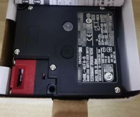 Omron D4NL-4EFA-B Guard Lock Safety-Door Switch Stock