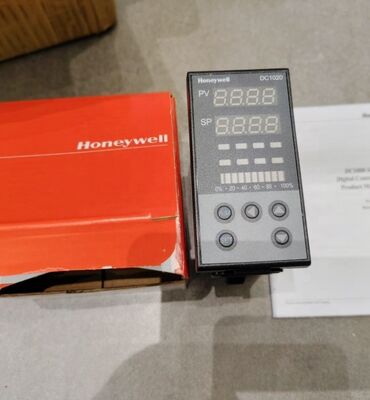 Honeywell DC1020CT-301000-E Digital Process Controller with Universal Input LCD Display and 1 Year Warranty