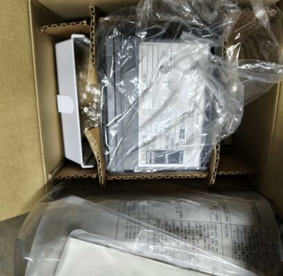 Brand new original Yokogawa UT55A-NNN-10-UN Japanese temperature controller temperature control switch
