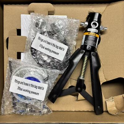 Пневматический испытательный насос Fluke 700PTP-1 весом 1,43 фунта и емкостью 650 г для дифференциального манометра