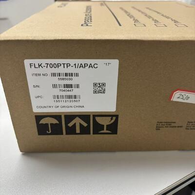 Fluke 700PTP-1 Pneumatic Test Pump with 1.43 lb Weight and 650 g Capacity for Differential Pressure Gauge